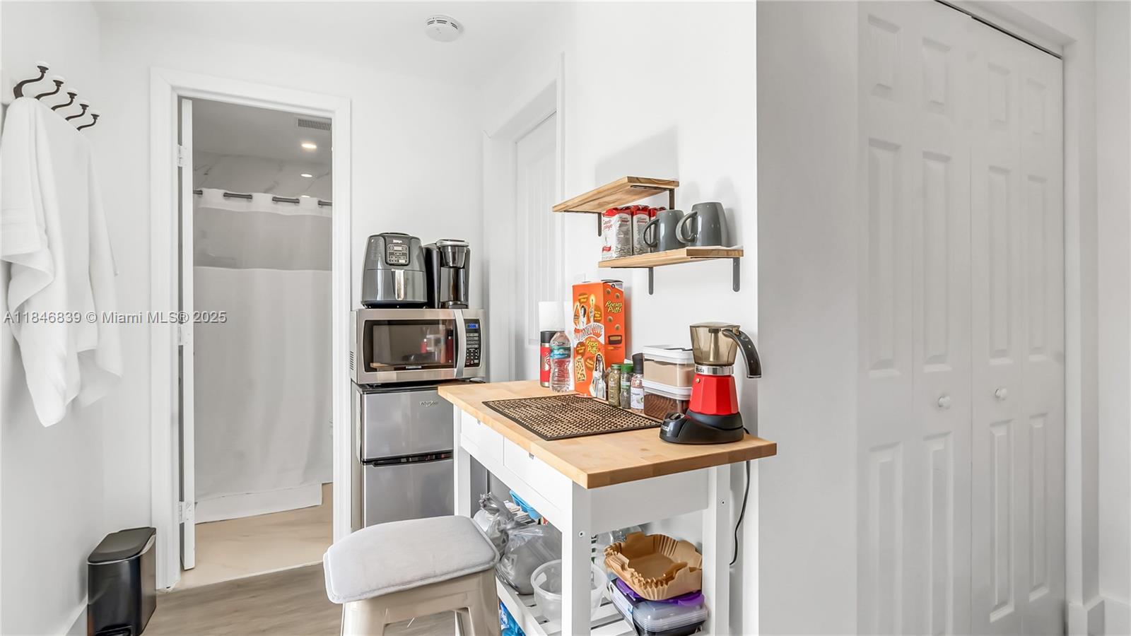 PLEASANT VILLAGE - Residential