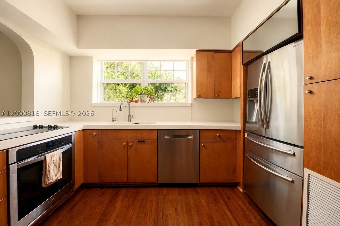 1061 Meridian Ave 2A