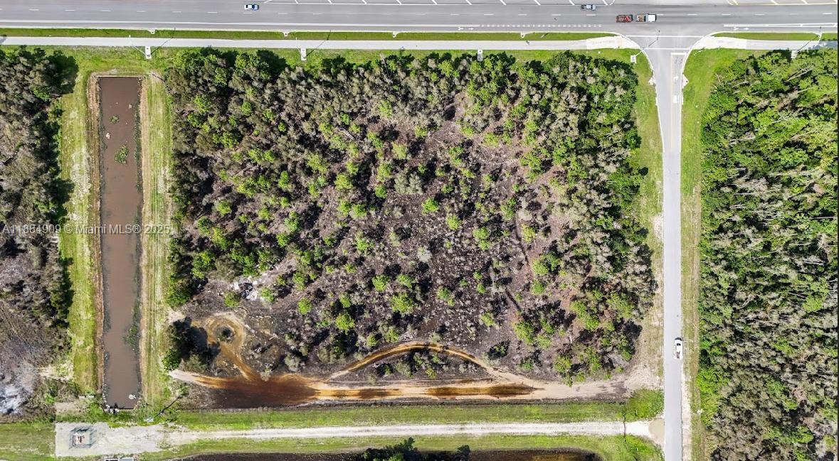 Lee County Unincorporated - Land