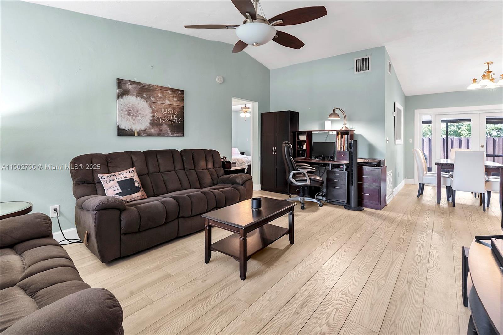 DEVON-AIRE VILLAS SEC 6 - Residential