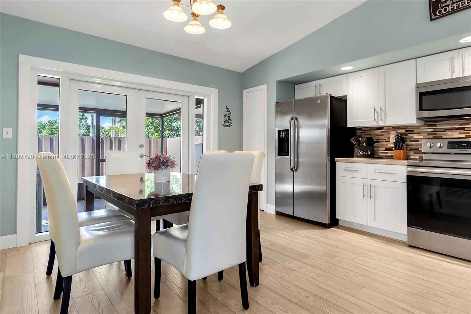 DEVON-AIRE VILLAS SEC 6 - Residential