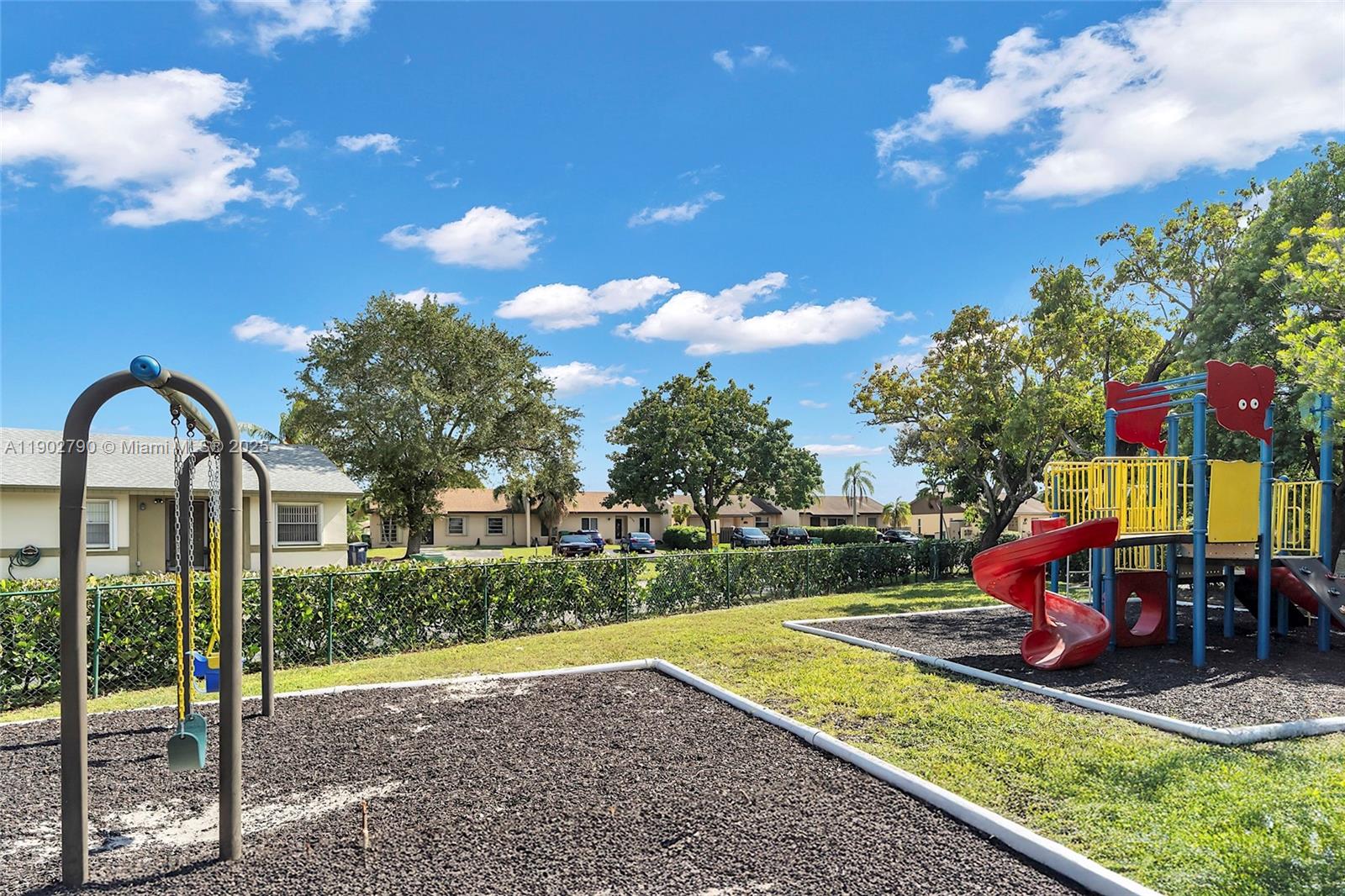 DEVON-AIRE VILLAS SEC 6 - Residential