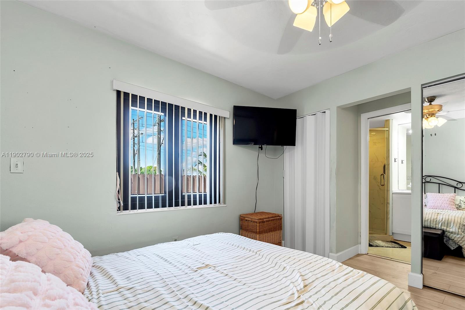 DEVON-AIRE VILLAS SEC 6 - Residential