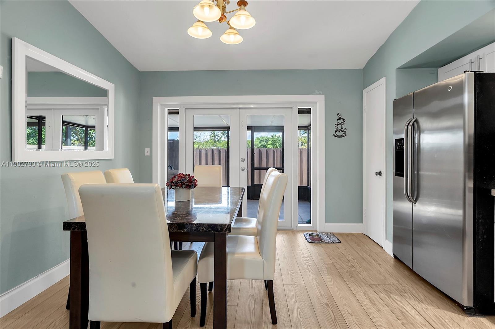 DEVON-AIRE VILLAS SEC 6 - Residential