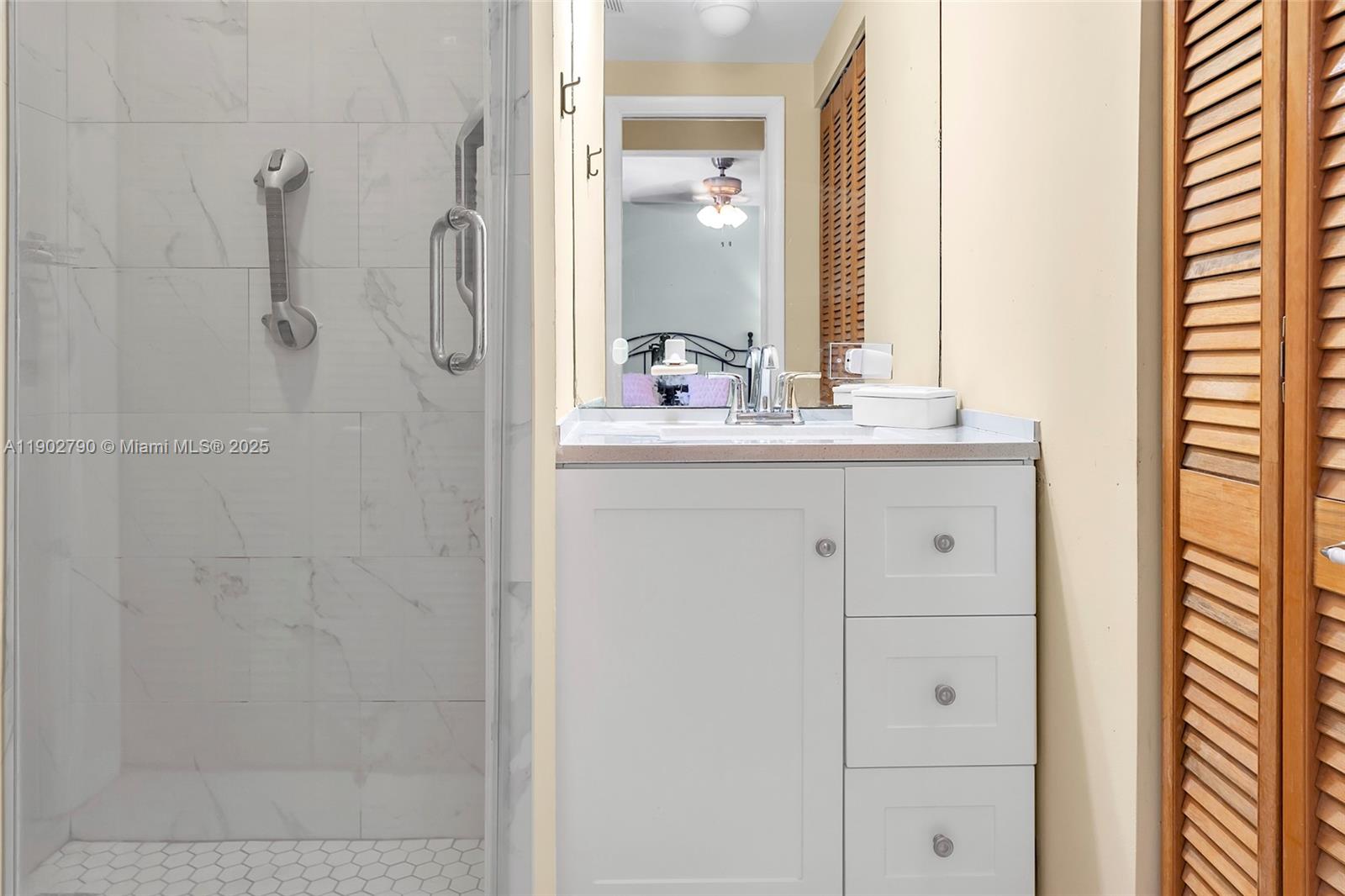 DEVON-AIRE VILLAS SEC 6 - Residential