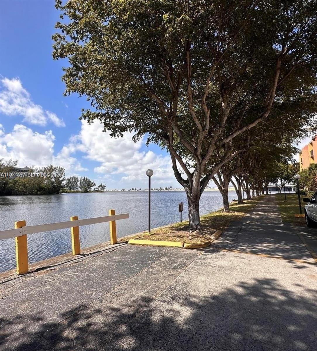 SUNSET VILLAS NO 3 CONDO - Residential