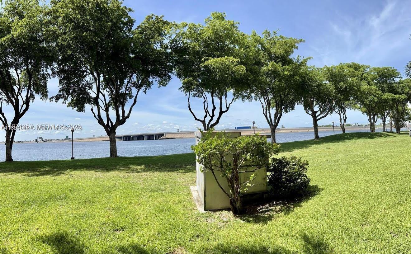 SUNSET VILLAS NO 3 CONDO - Residential