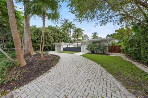1825 Alamanda Dr North Miami FL 33181