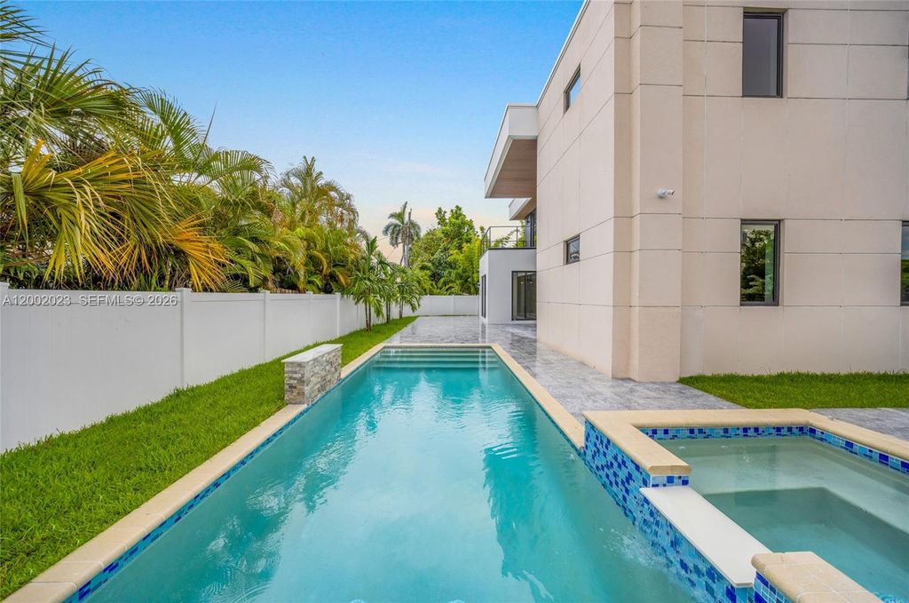 Photo of 750 NE 16th Ave, Fort Lauderdale, FL 33304 (MLS # A12002023)