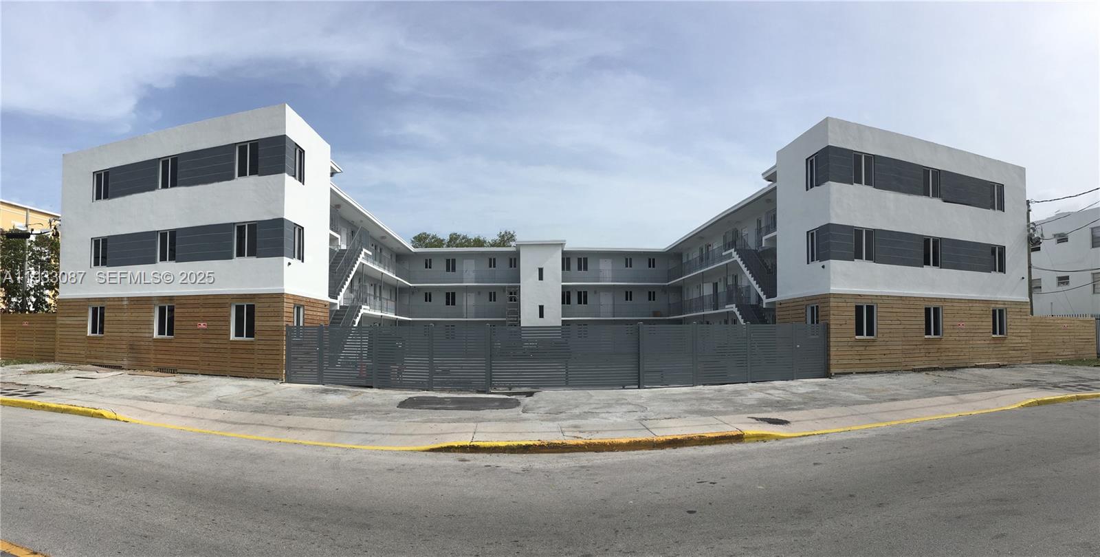 MIAMI NORTH - Residential Lease