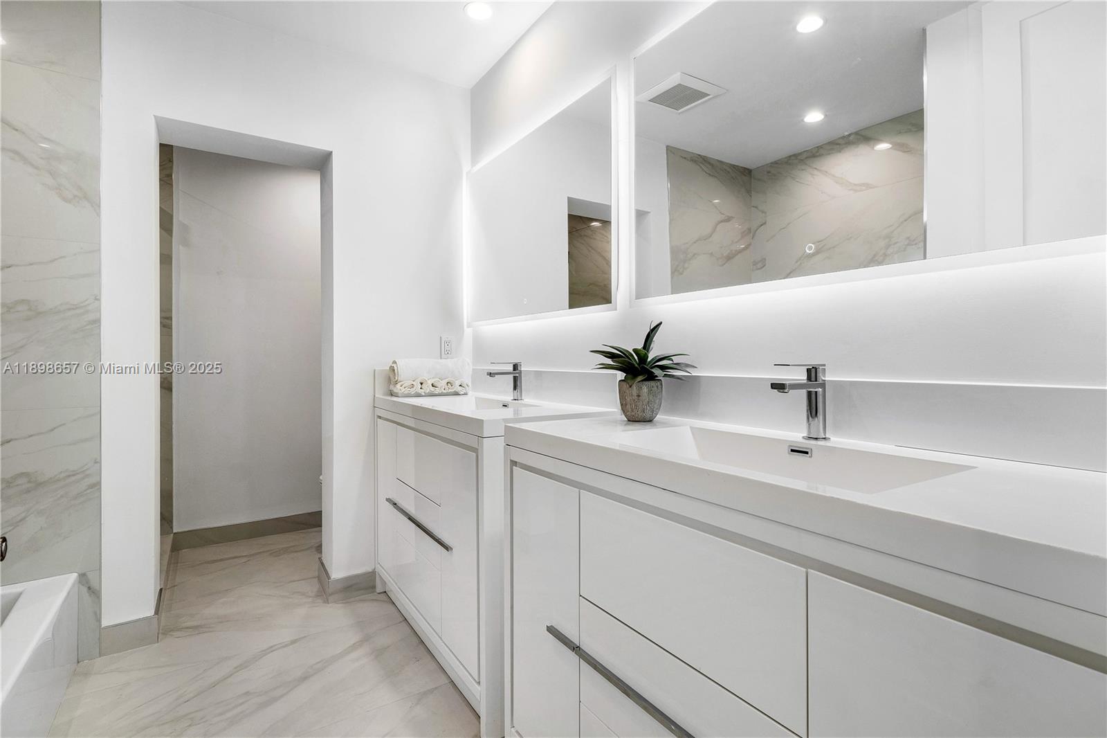 BOCA RATON SQUARE UNIT 14 - Residential