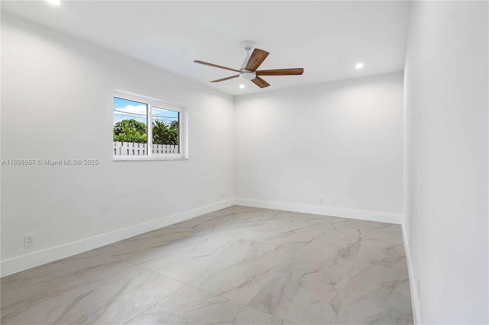 BOCA RATON SQUARE UNIT 14 - Residential