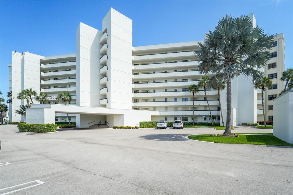 Photo of 19800 Sandpointe Bay Dr #506, Tequesta, FL 33469 (MLS # A11789406)