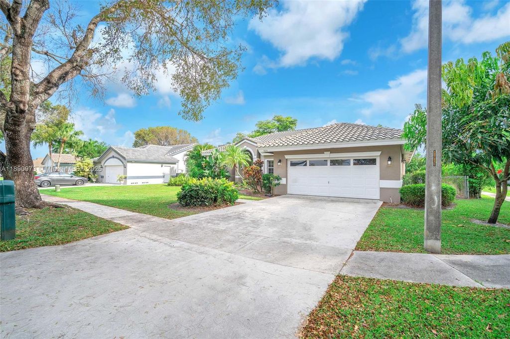 Photo of 9690 NW 39th St, Cooper City, FL 33024 (MLS # A11890973)