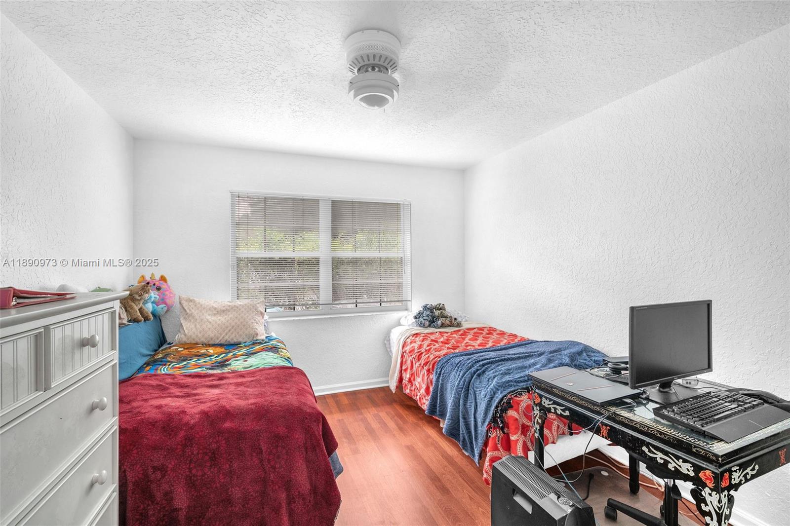 STIRLING ROAD THREE - Residential