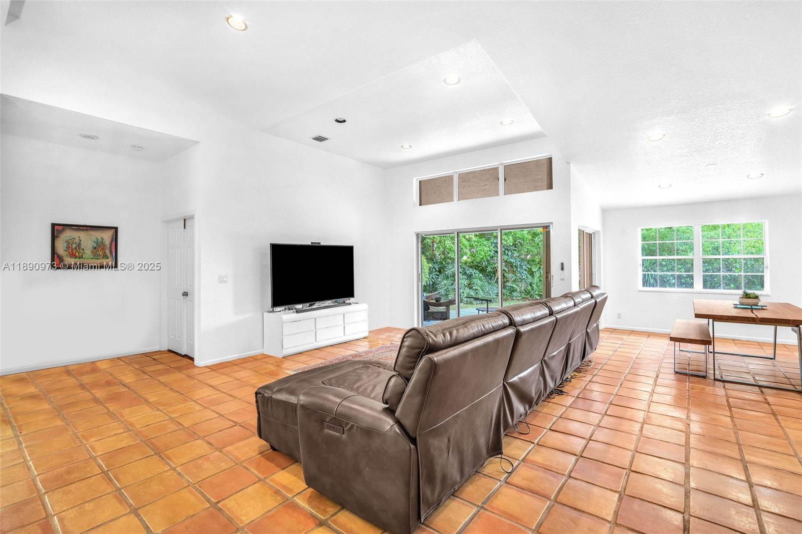 STIRLING ROAD THREE - Residential
