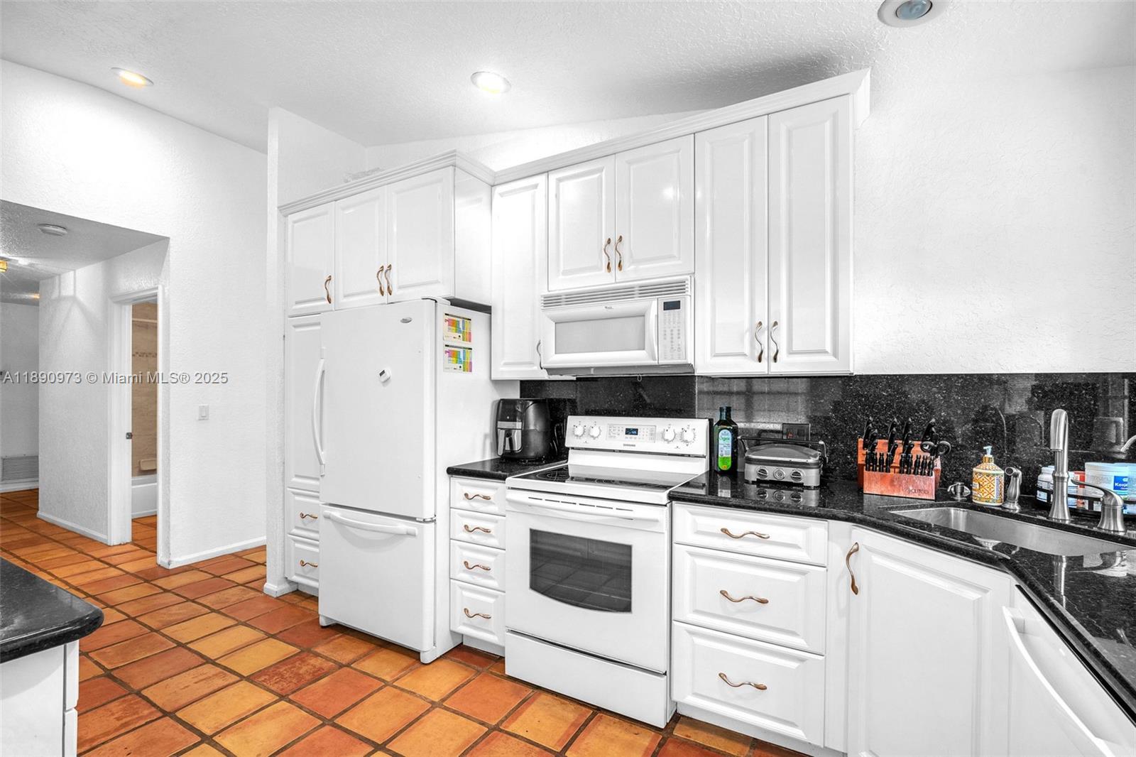 STIRLING ROAD THREE - Residential