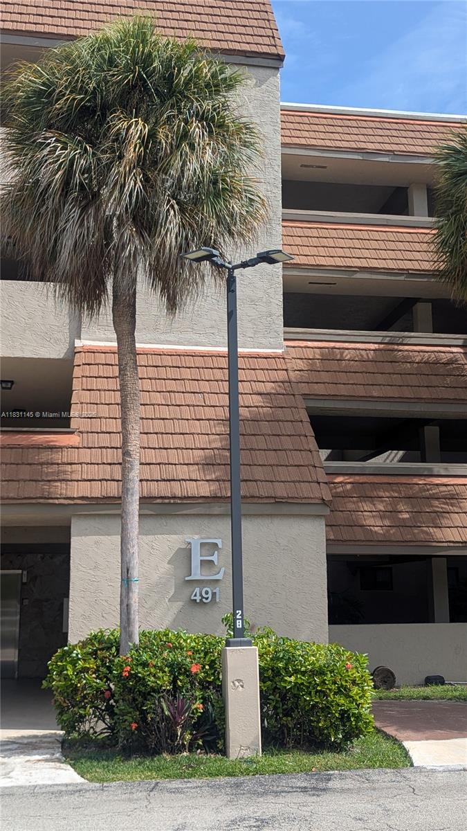 SUMMERTREE VILG CALIF CL - Residential