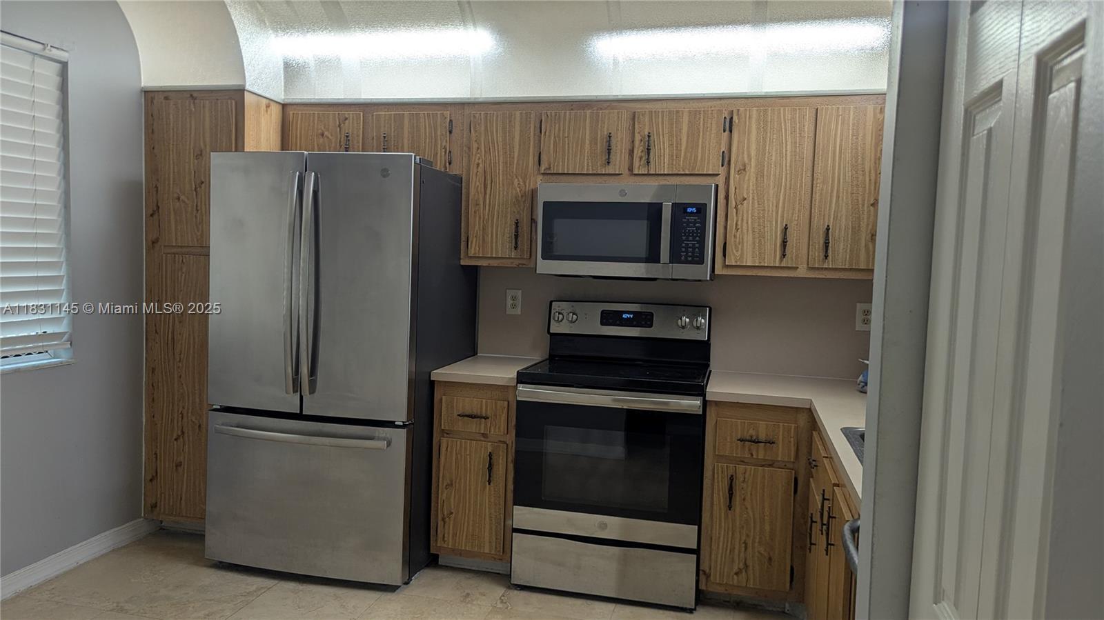 SUMMERTREE VILG CALIF CL - Residential