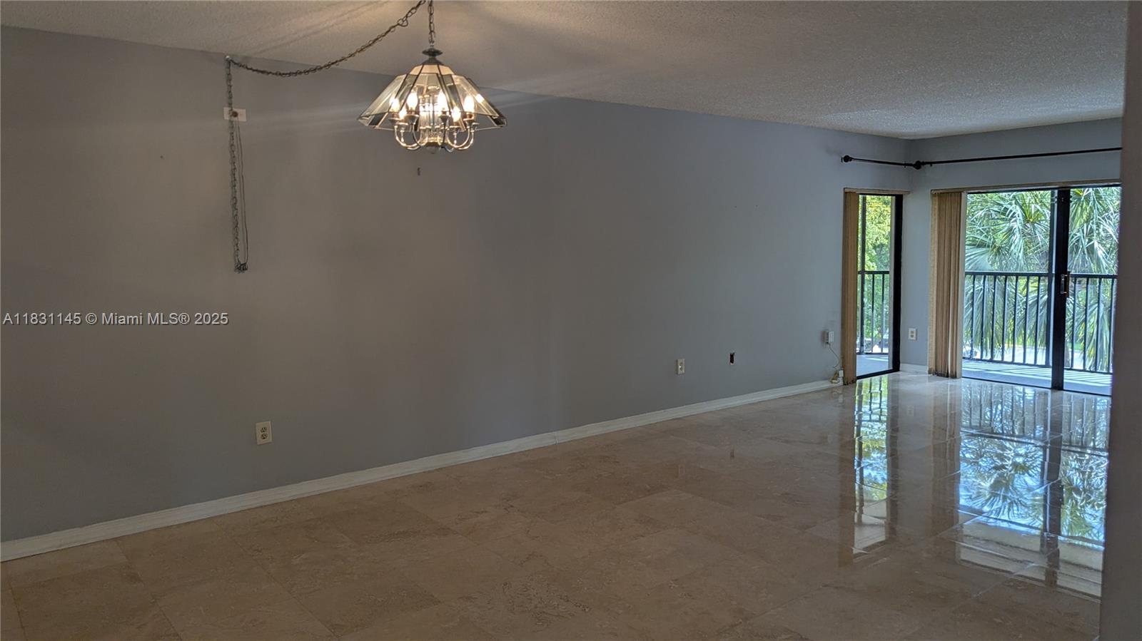 SUMMERTREE VILG CALIF CL - Residential