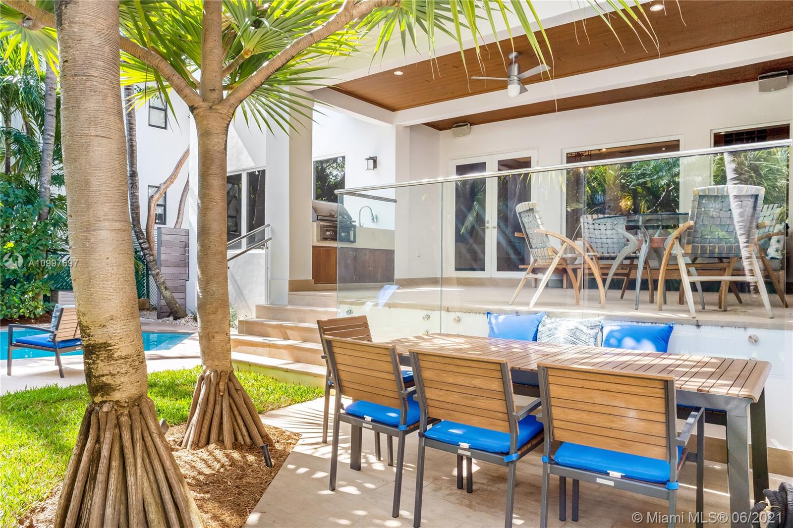 TROPICAL ISLE HOMES SUB - Residential