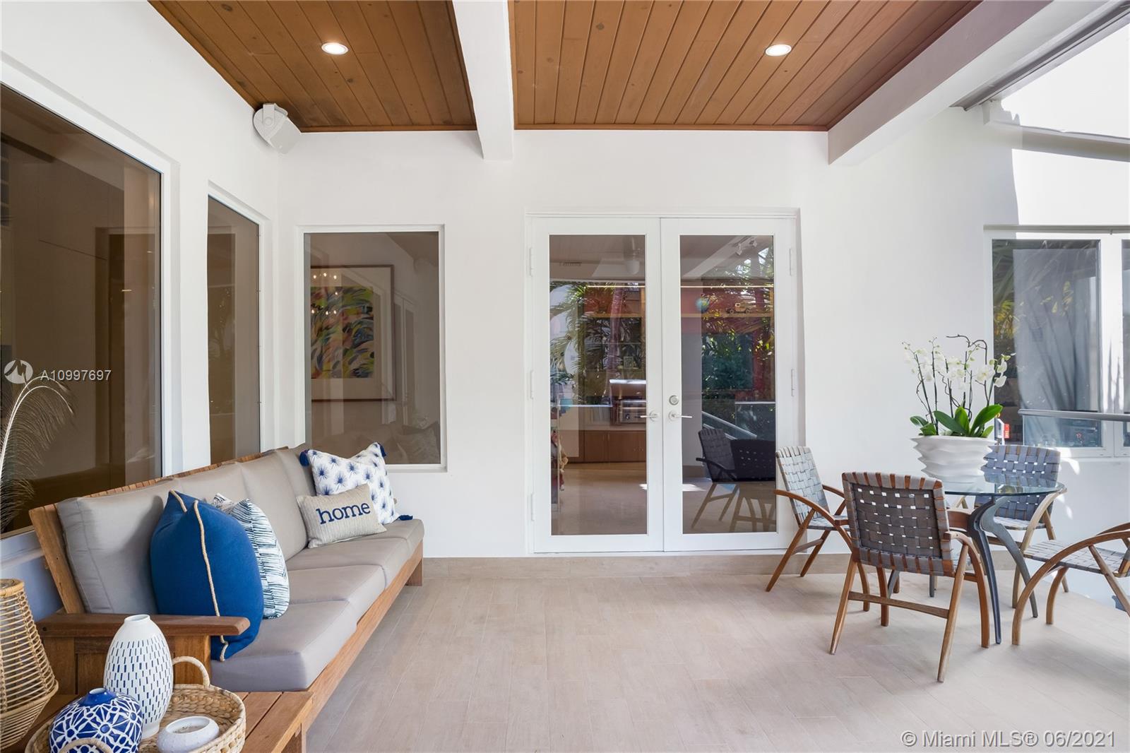 TROPICAL ISLE HOMES SUB - Residential