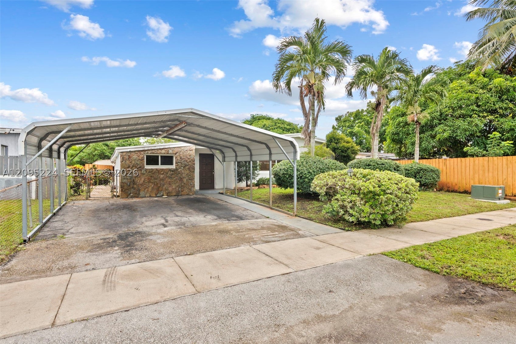 3711 SW 39th Ave