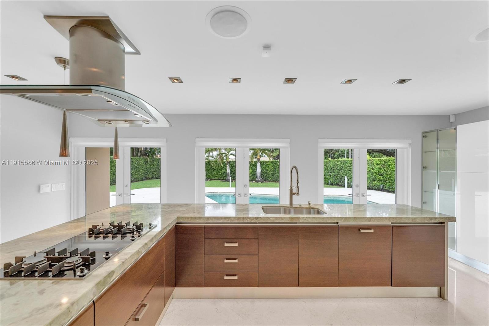 Miami Lakes - Loch Lomond - Residential