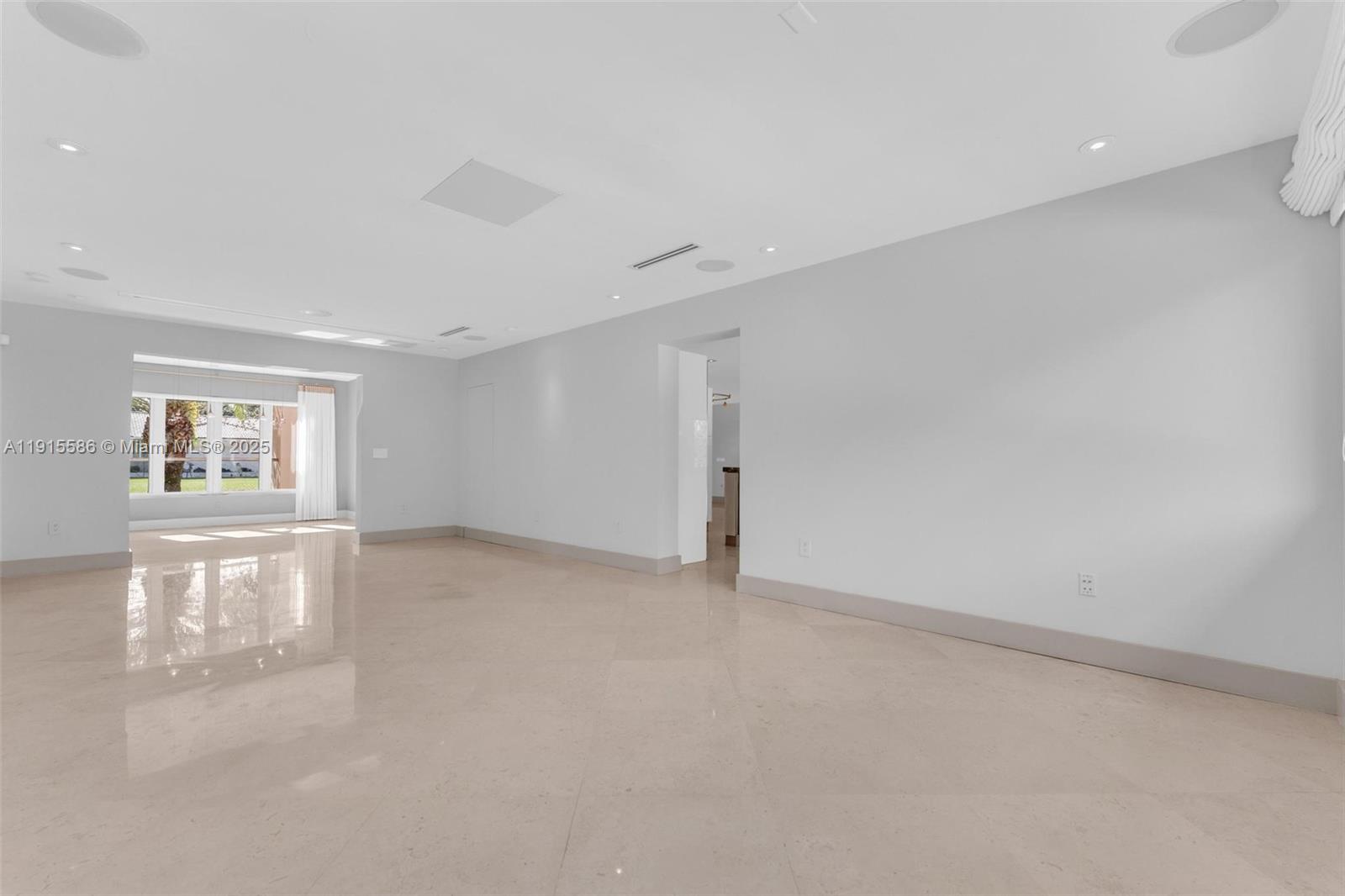 Miami Lakes - Loch Lomond - Residential