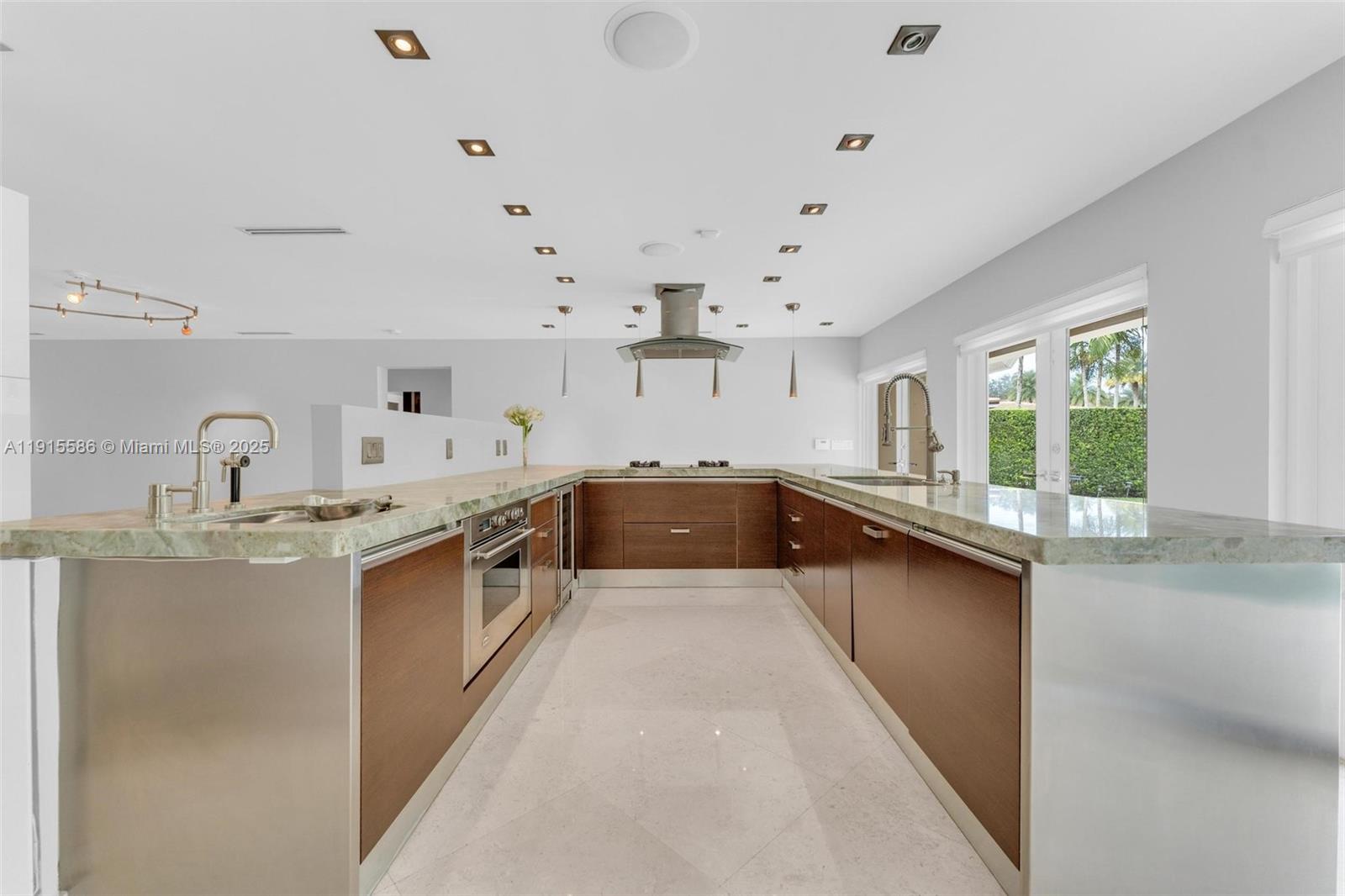 Miami Lakes - Loch Lomond - Residential