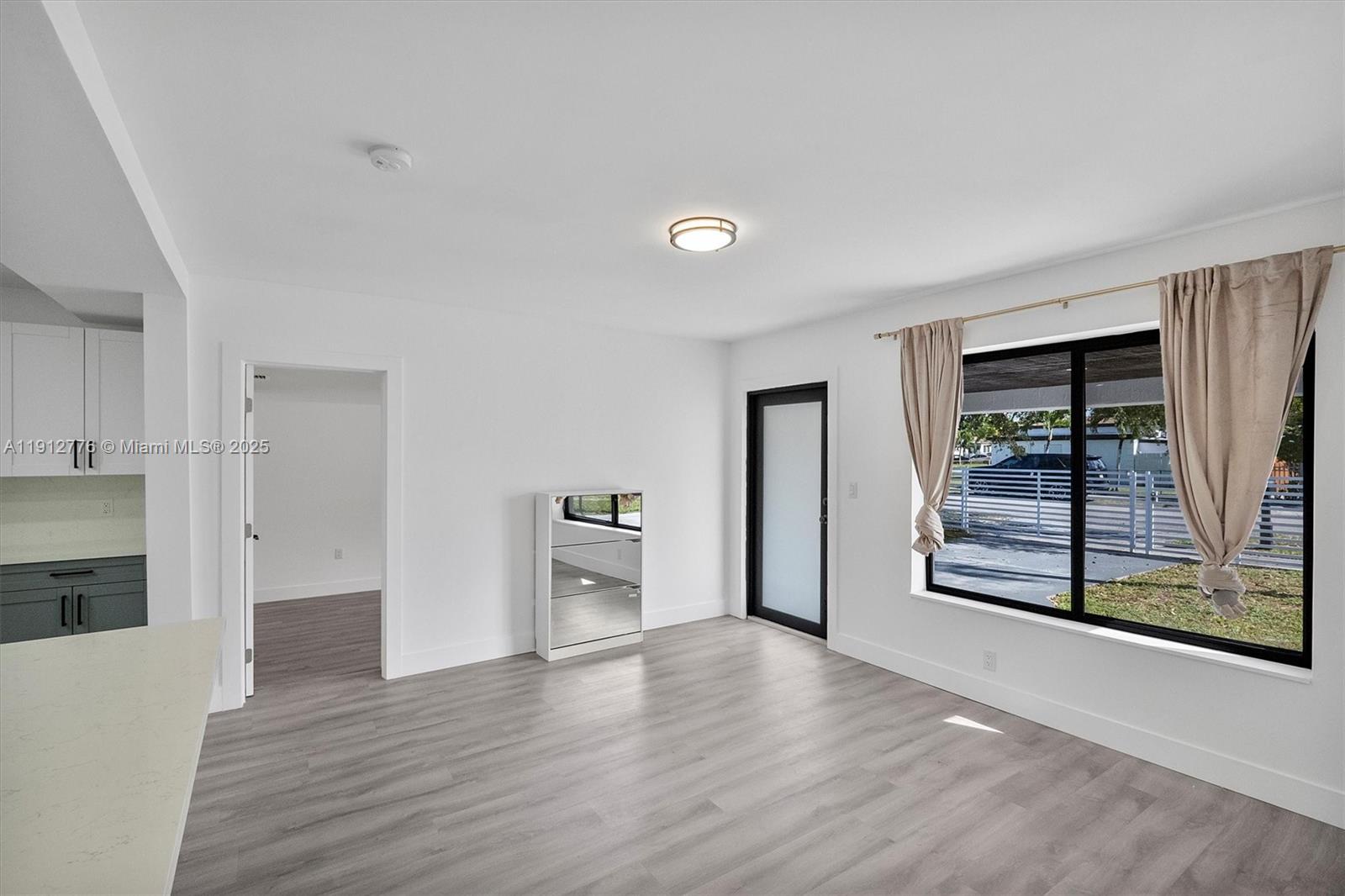 ALMENDARES - Residential Lease