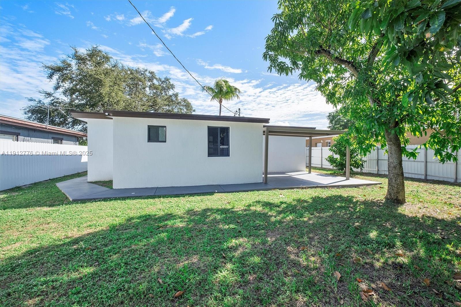 ALMENDARES - Residential Lease