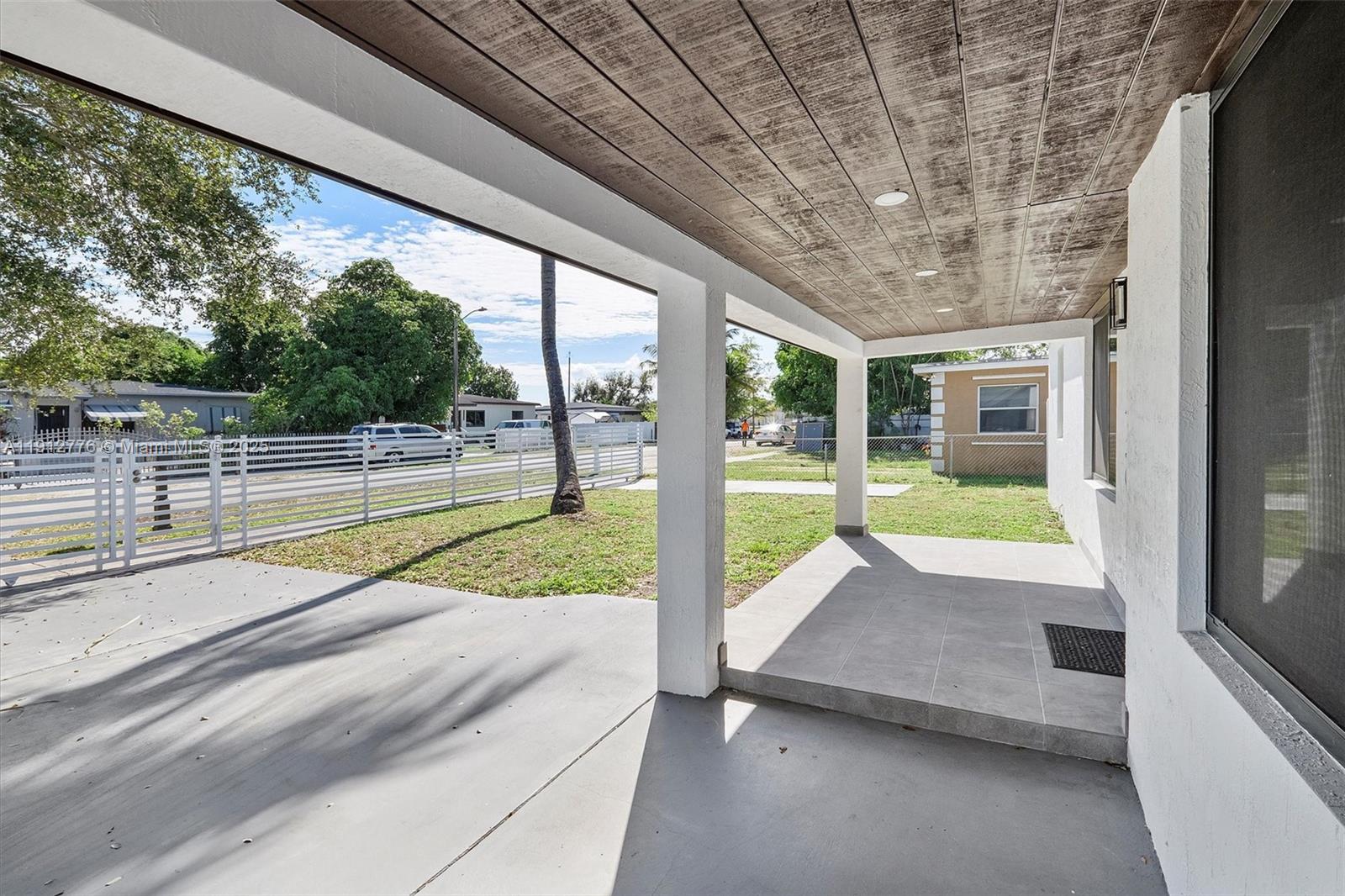 ALMENDARES - Residential Lease