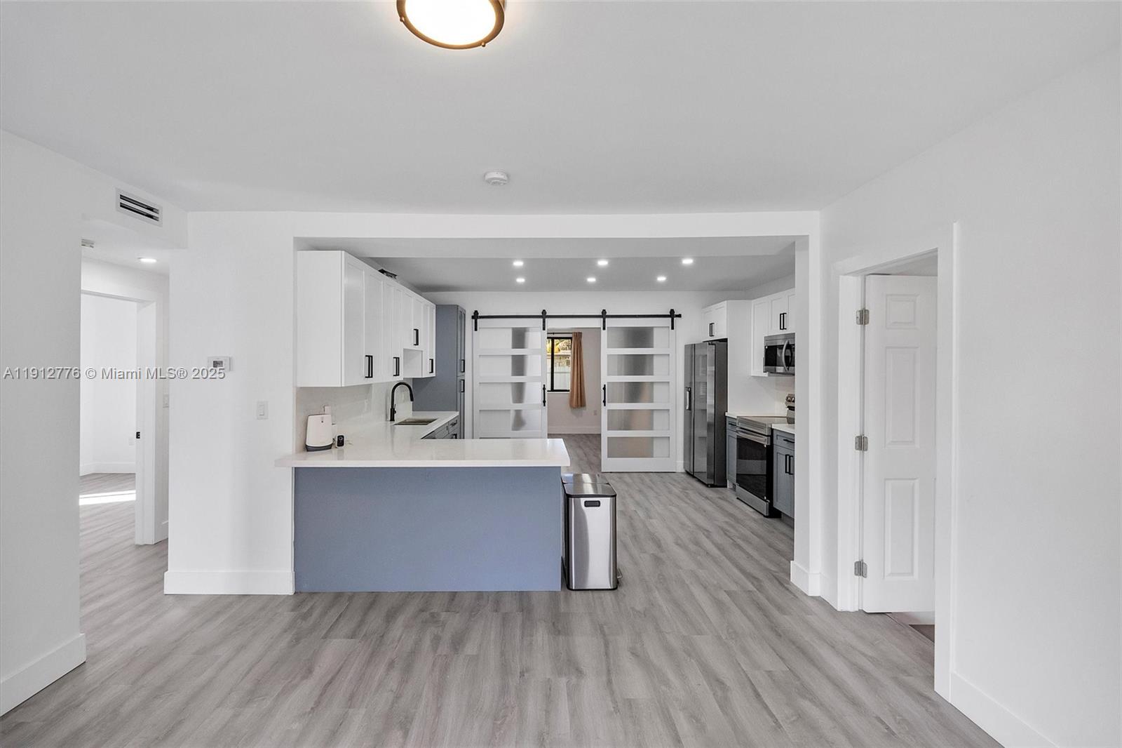 ALMENDARES - Residential Lease