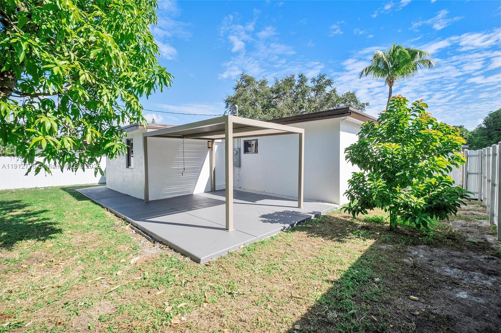 ALMENDARES - Residential Lease