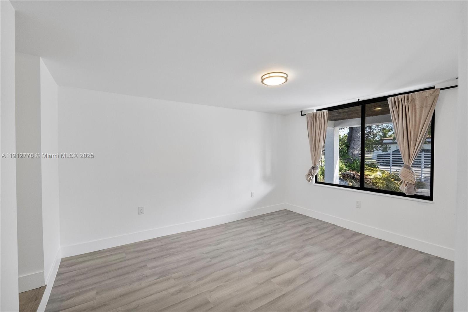 ALMENDARES - Residential Lease