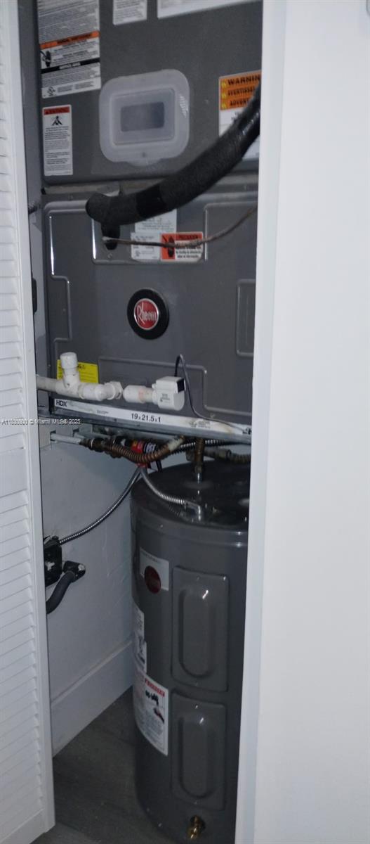 TRELLISES 3 CONDO - Residential