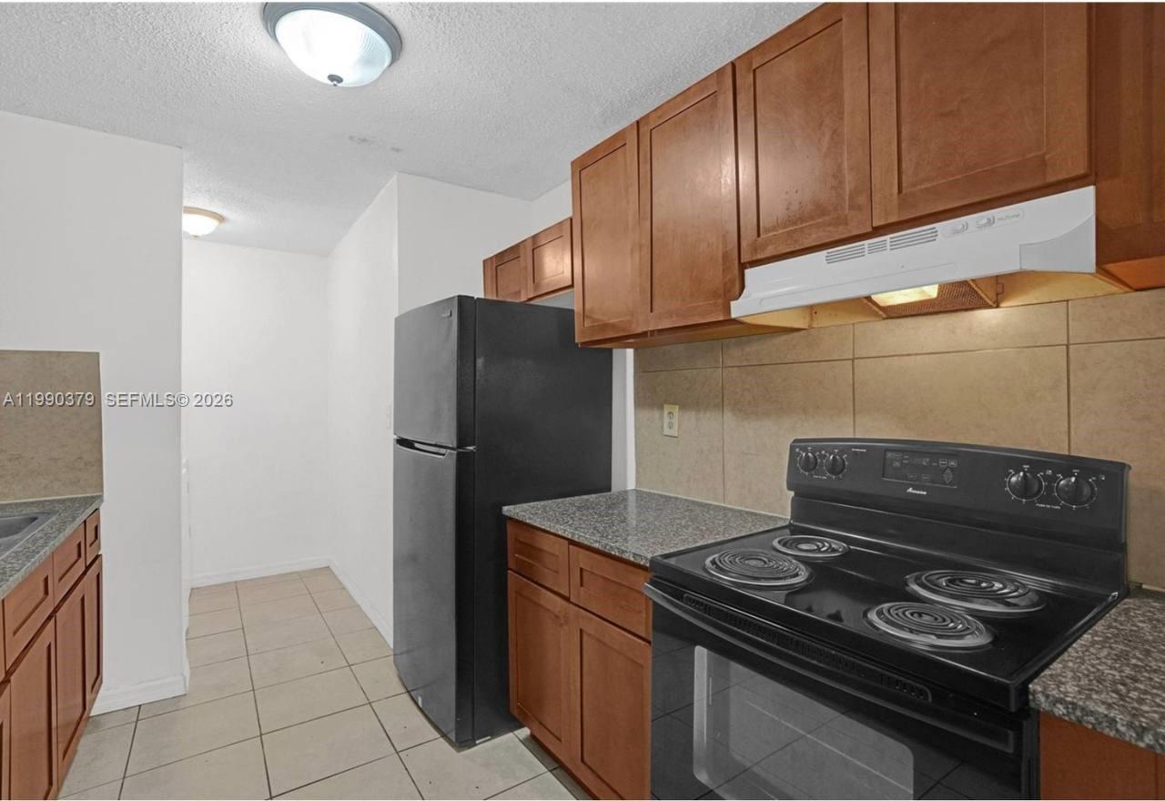 VISTA TOWNHOUSE SEC B - Residential Lease