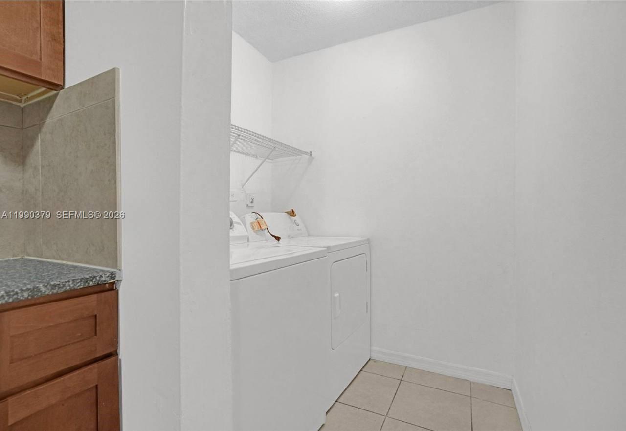 VISTA TOWNHOUSE SEC B - Residential Lease