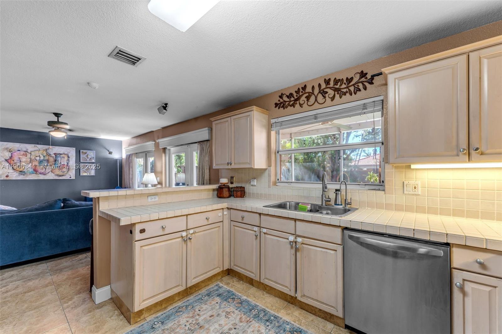 LAKES BY THE BAY SEC 11 - Residential