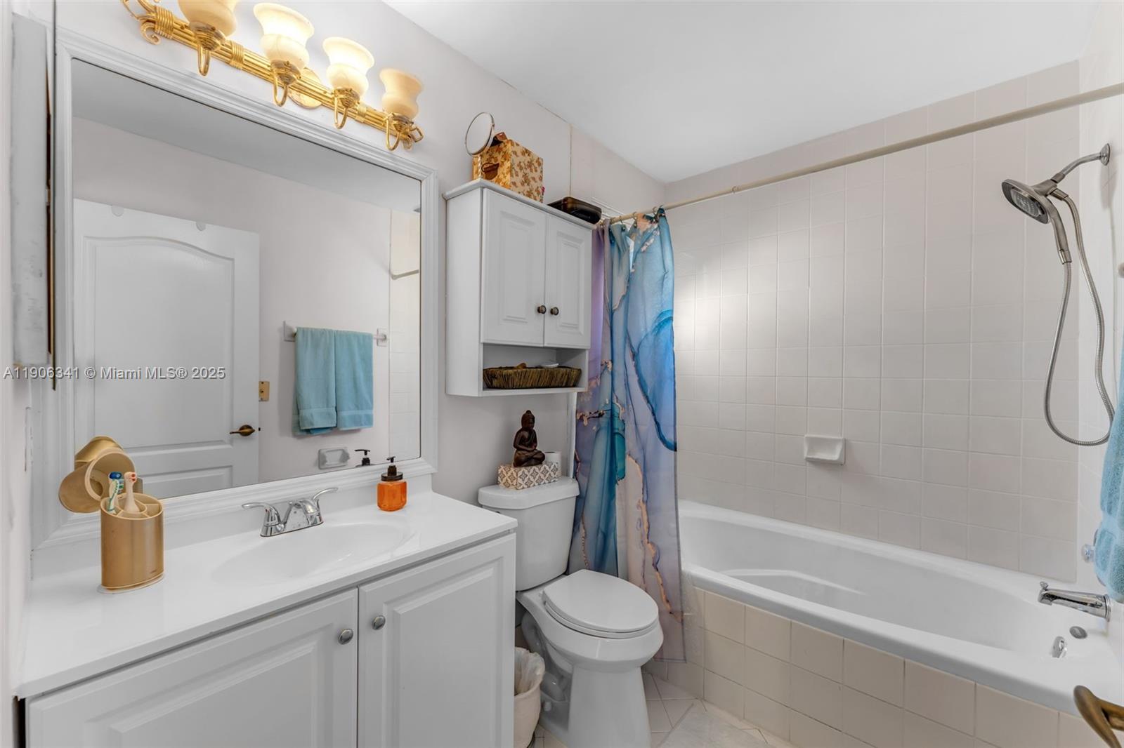 LAKES BY THE BAY SEC 11 - Residential