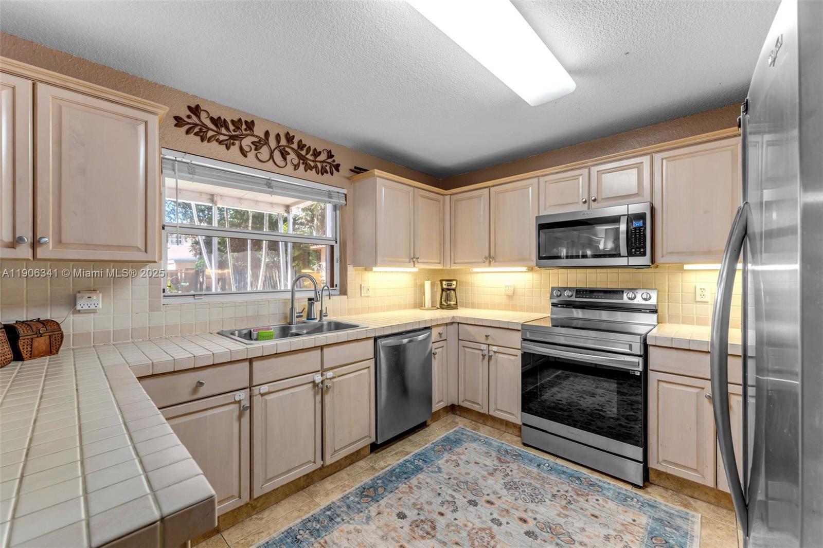 LAKES BY THE BAY SEC 11 - Residential