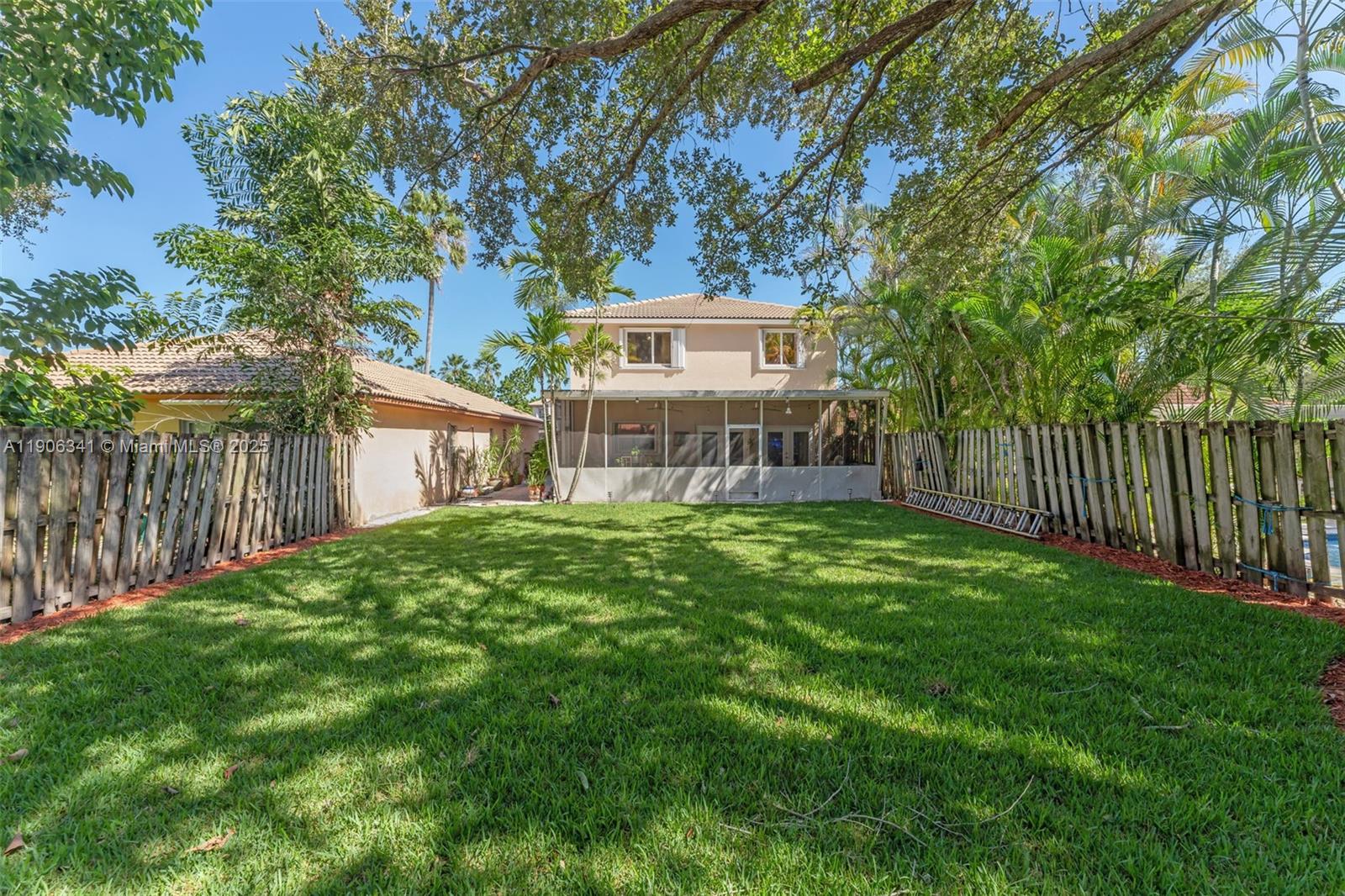 LAKES BY THE BAY SEC 11 - Residential