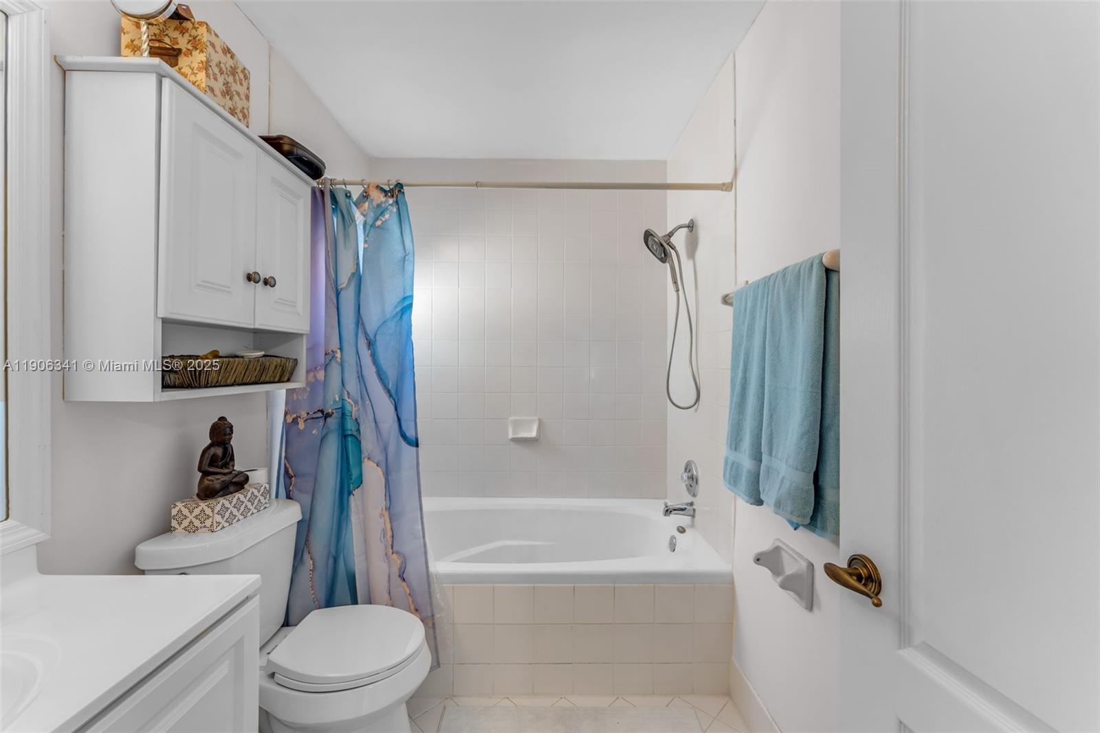 LAKES BY THE BAY SEC 11 - Residential