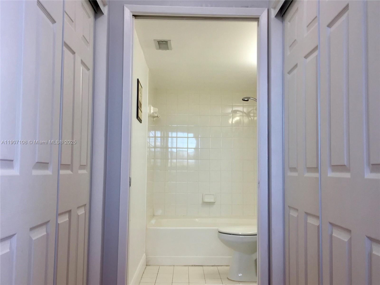 THE YACHT CLUB AT AVENTURA - Residential Lease