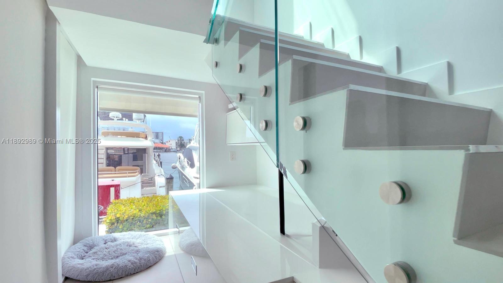 400 N Sunny Isles Blvd 116