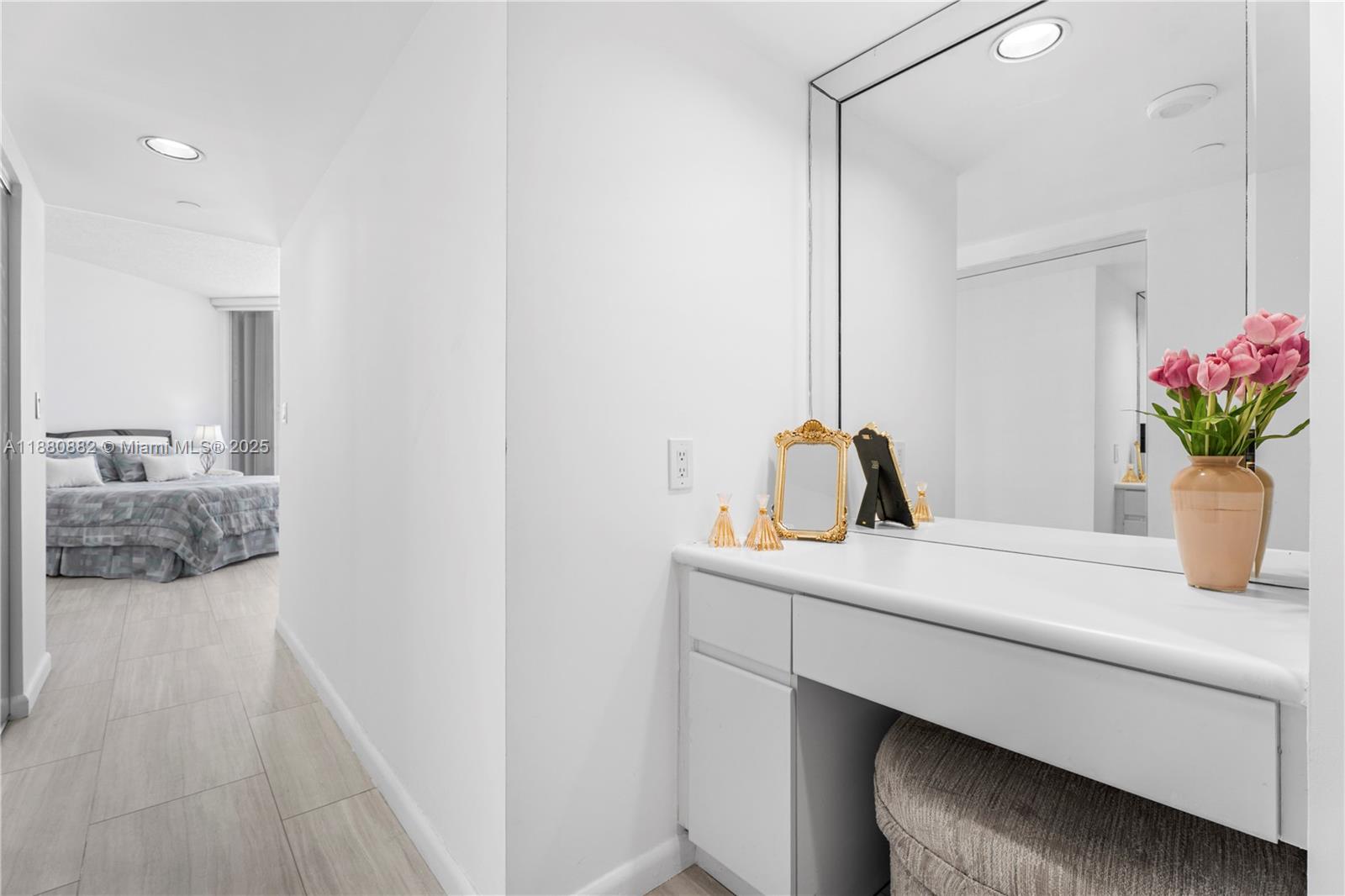 OCEANIA III CONDO - Residential