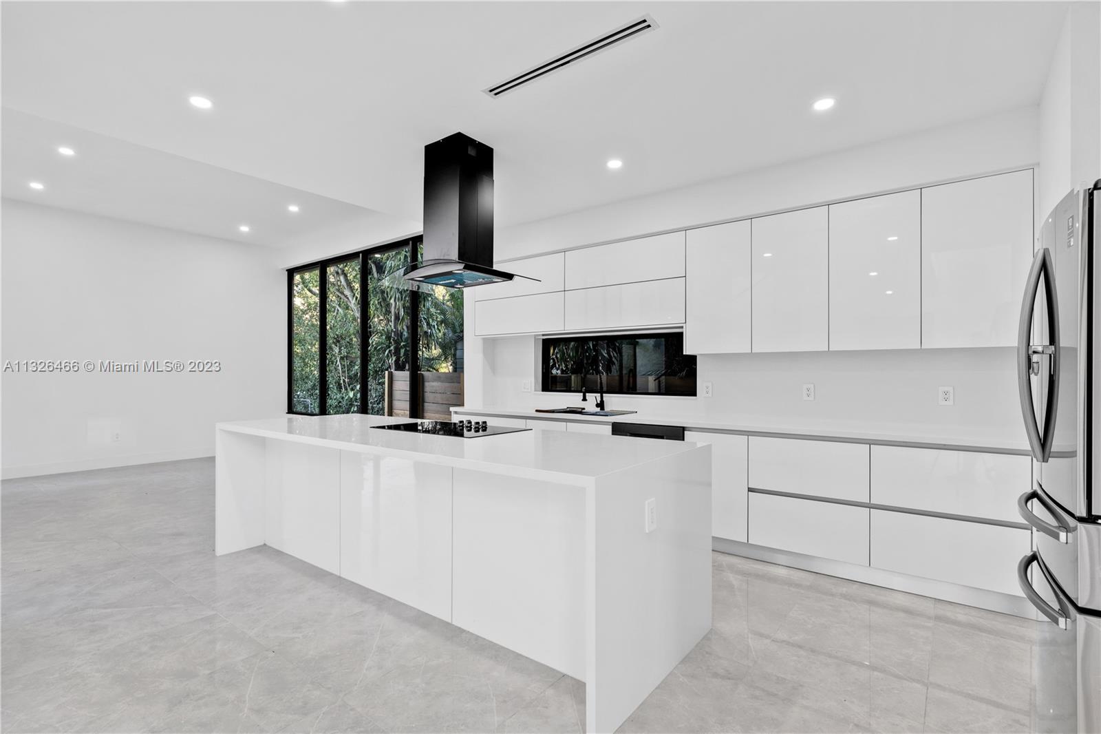 EUGENIA GROVES PARK - Residential