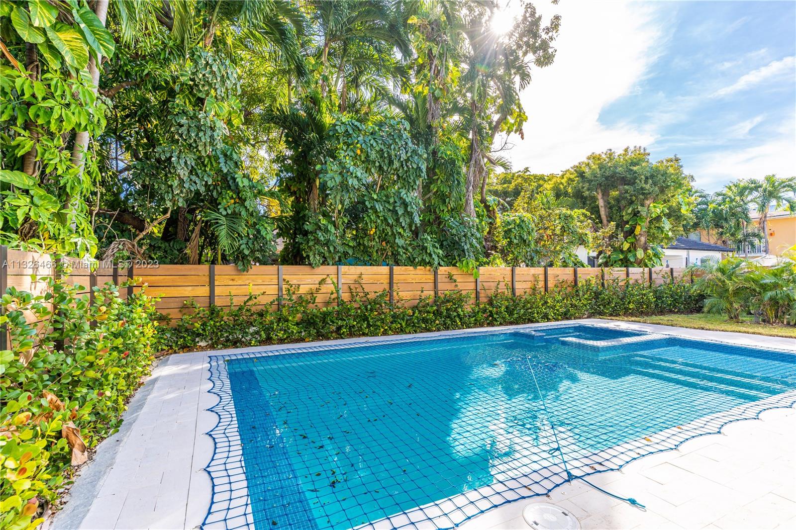 EUGENIA GROVES PARK - Residential