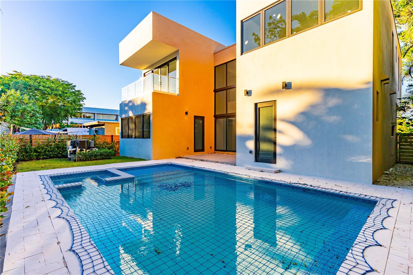 EUGENIA GROVES PARK - Residential